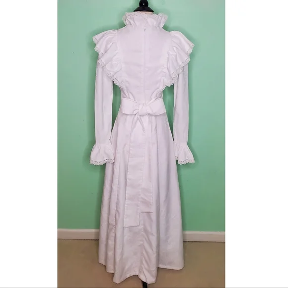 Vintage Boho Wedding Gown White Brocade Lace Long Sleeve Sash Dress - Picture 3 of 11